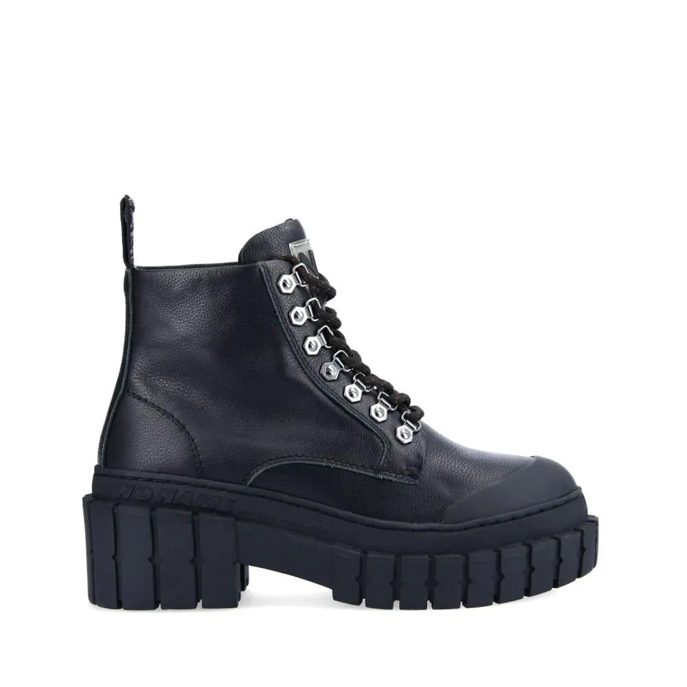 Kross Low Nappa Grain Black Boots