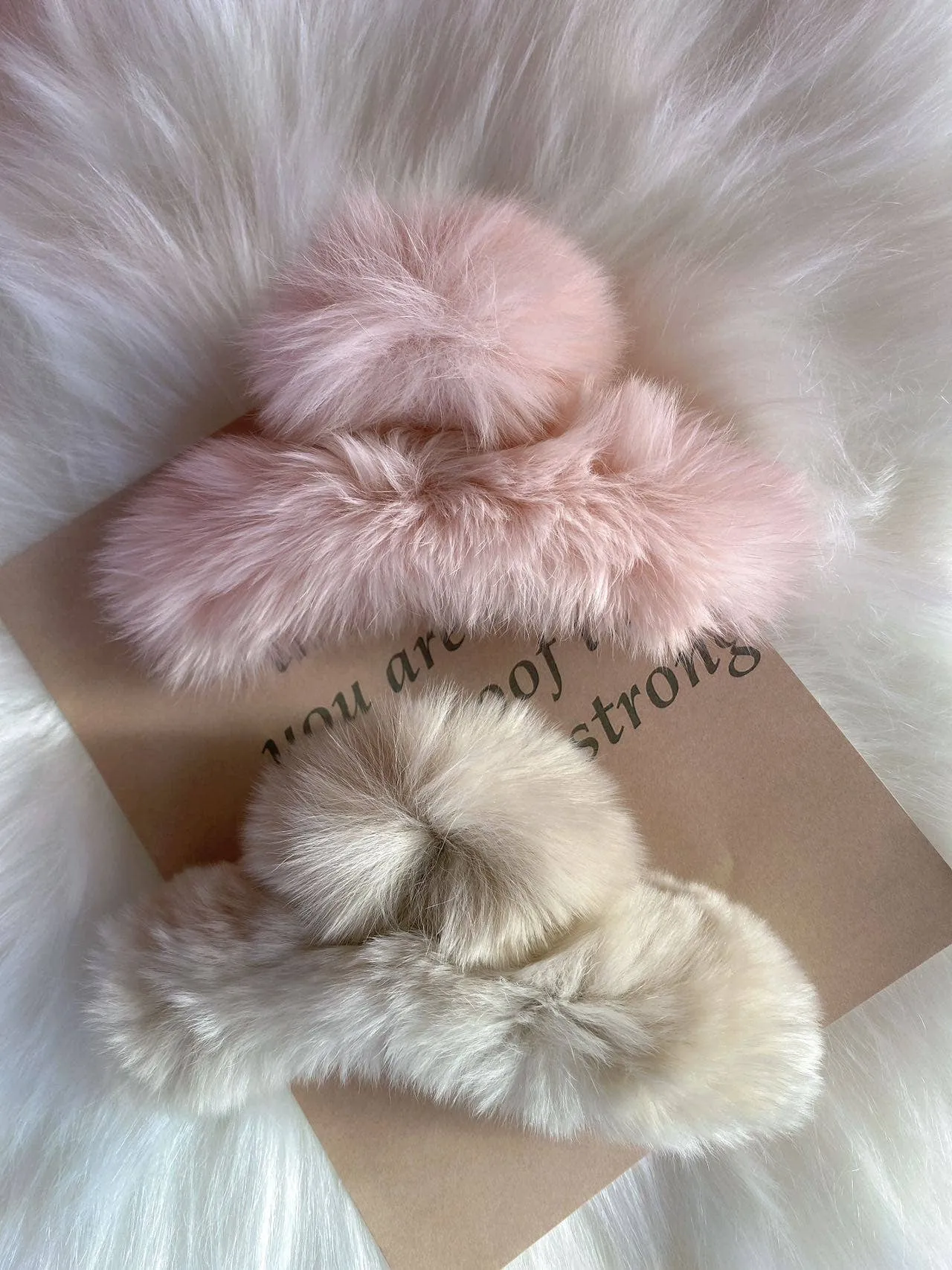 Lady June Plush French Hair Claw, Fluffy Hair Clips, Fuzzy Hair Clips