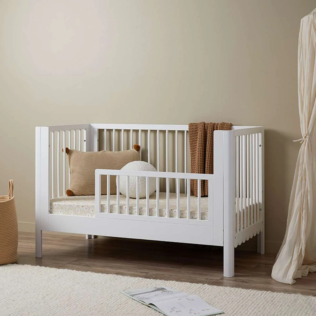 Maisie Scalloped White 3-in-1 Cot Conversion Bundle